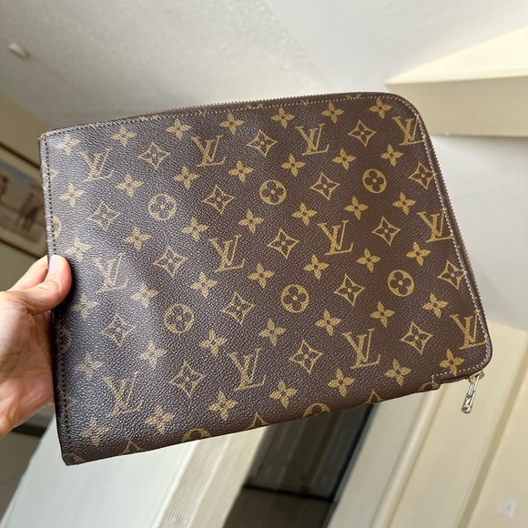 Louis Vuitton Clutch - Picture 2 of 7